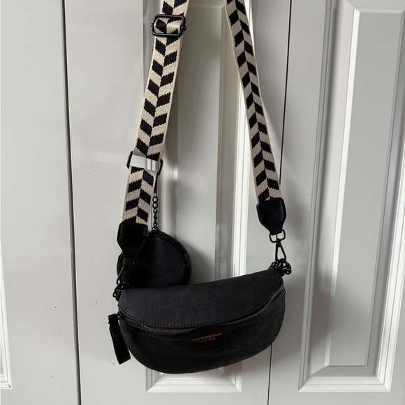 Black Leather Women's Bag - Picture 2 of 6